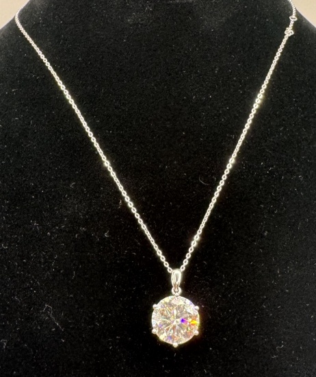 VVS 10 Carats Necklace