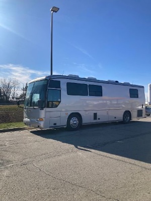 2004 MCI 3500 Entertainer Coach