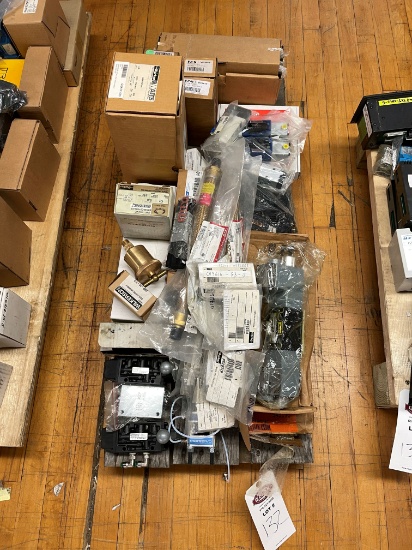 Pallet Lot of New Hydraulic & Pneumatic Items
