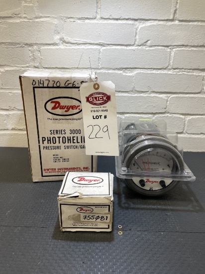 Lot of 3 New Dwyer Pressure Switches