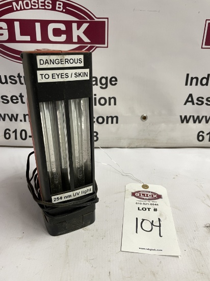 UVP UVL-26P Rechargable UV Lamp