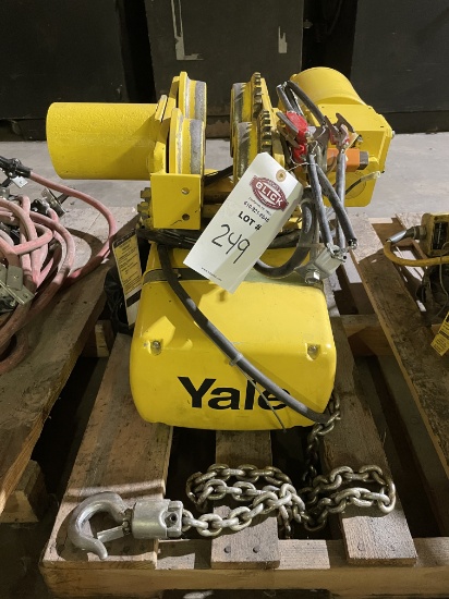 Yale 1/2 Ton Hoist w/ Tractor Drive