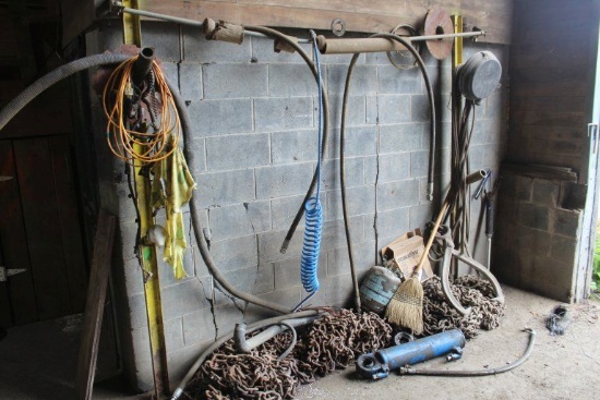 Wall and Floor Contents