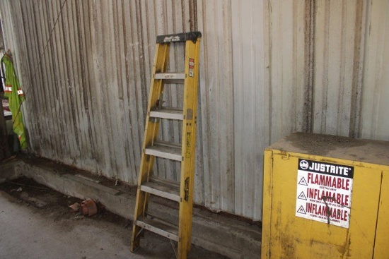 4ft Aluminum Folding Ladder*