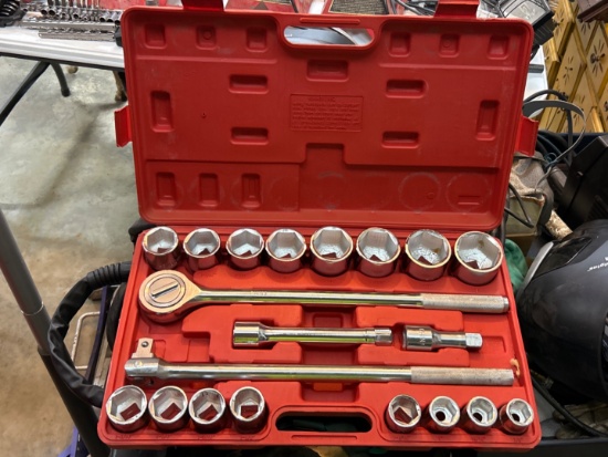 TEKTON Heavy Duty Socket and Ratchet Set