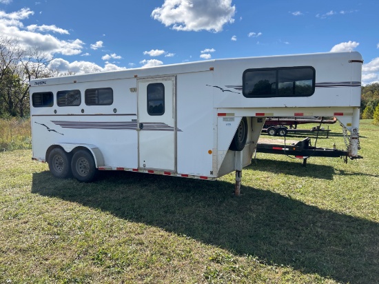 1999 TRAVALONG THREE HORSE Slant Load Trailer