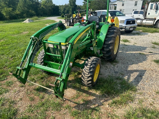 John Deere 990 tractor
