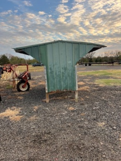 MINERAL FEEDER