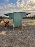 MINERAL FEEDER
