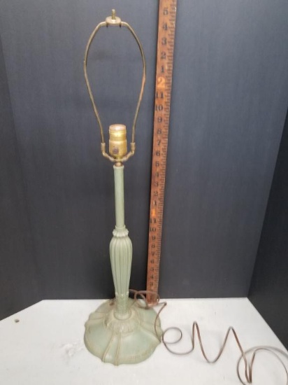 Metal Green Decorated Table Lamp