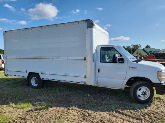 2018 e350 RUNS GOOD, TIRES GOOD, COLD AC