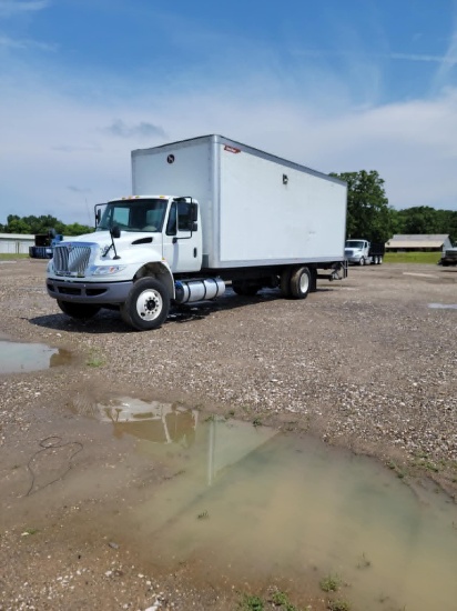 2019 International Box Truck Cummins Motor Automatic Transmission Runs Good Cold AC