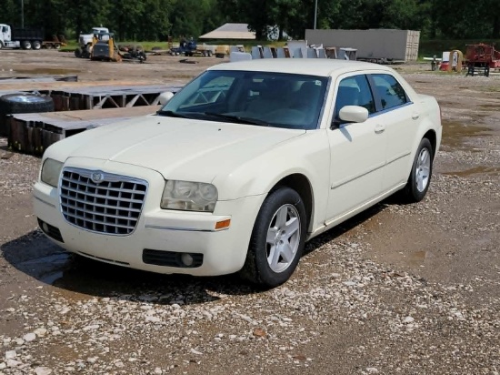 Chrysler 300 RUNS GOOD, COLD AC, LOW MILES
