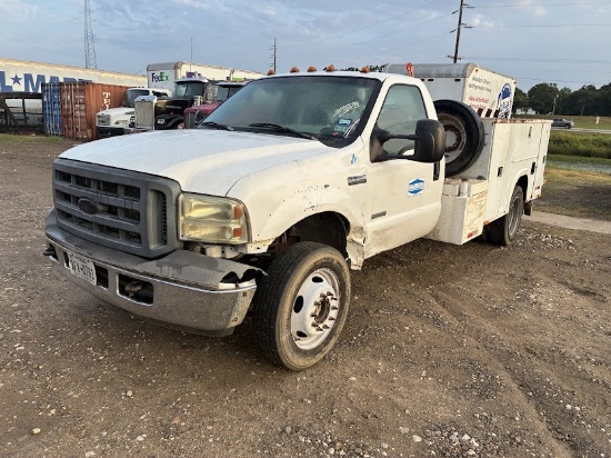 2005 Ford F450 4x4 with Utility Bed