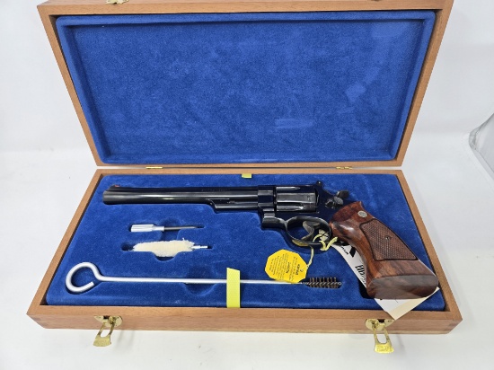 Smith and Wesson 29 29-2 .44 Mag 8 3/8  Barrel w box