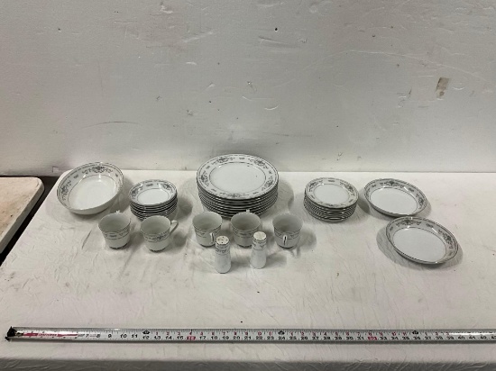 Diane Dish Set