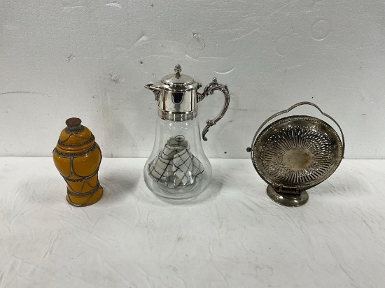 Pitcher , Decor
