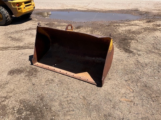 62in Loader Backhoe Bucket