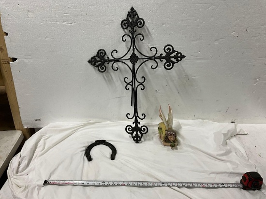 Steel Cross, Decor