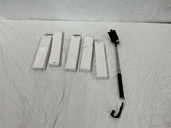 5 New Selfie Sticks