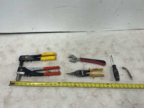 Pop Riveters, Tin Snips