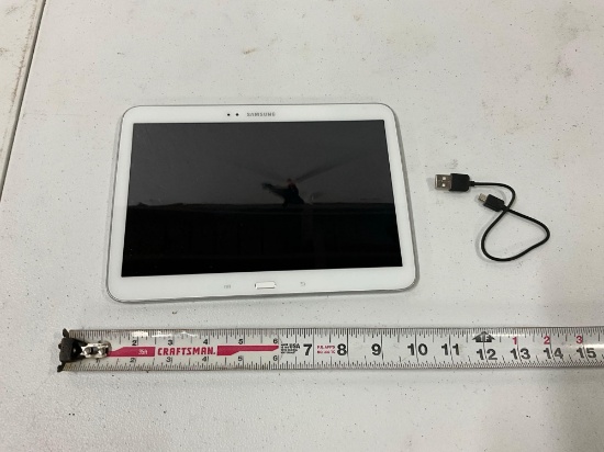 Samsung Tablet with Charger