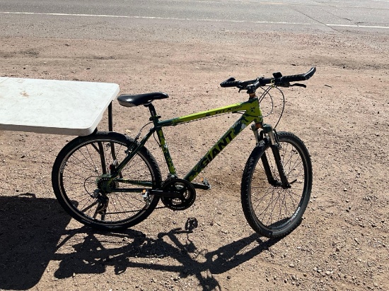 Giant ATX 660 Mountain Bike