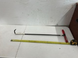 Bully Tools Cover Lifter