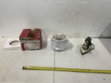 Crock Pot, Iron
