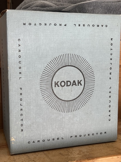 Kodak Carousel 800 Slide Projector in box