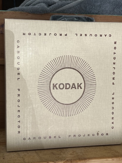 Kodak Carousel 750 Projector in box