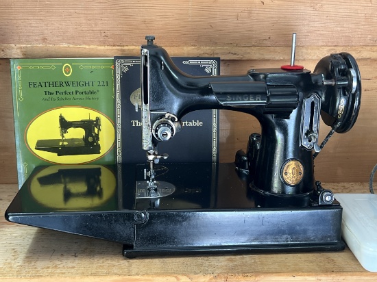 Singer Featherweight 221