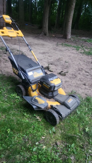 (ROOSEVELT, NJ) DeWalt Lawn Mower