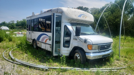 (Berlin, NJ) (Berlin, NJ) 2006 FORD E450 Shuttle Bus – NO TITLE