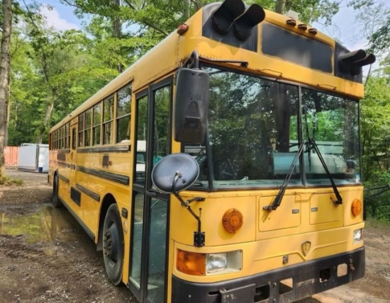 (Berlin, NJ) 2004 IC Corporation RE300 Yellow School Bus – 178K Miles – Titled – Super Clean