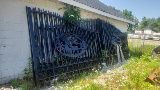 (Berlin, NJ) 14' Bi-Fold Iron Entrance Gate – BRAND NEW