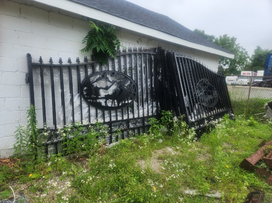 (Berlin, NJ) 20' Bi-Fold Iron Entrance Gate – BRAND NEW