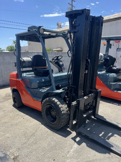 2008 Toyota 8FGU30, 6000lb Forklift