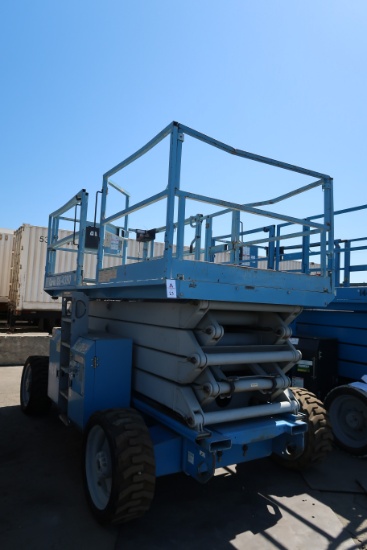 2003 Genie GS-4390 4wd, 4 Cylinder Dual Fuel Scissor Lift