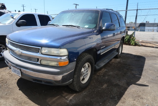 2001 Chevy Tahoe SUV, Vortec 5.3L V8 Gas Engine, Auto Transmision, 9 Passengers