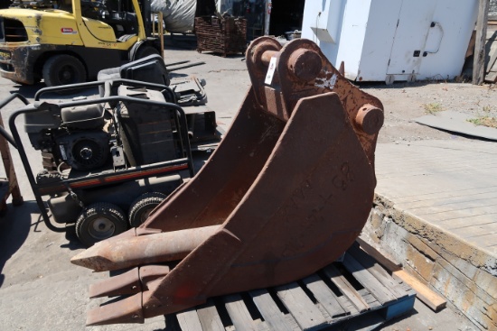 Excavetor Bucket 24"
