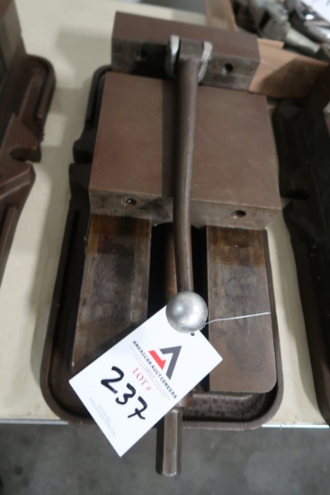 8" Machine Vise (SOLD AS-IS - NO WARRANTY)