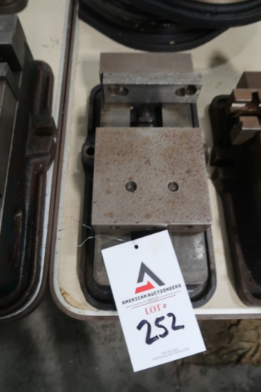 5" Machine Vise (SOLD AS-IS - NO WARRANTY)