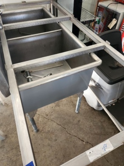 Cutting table