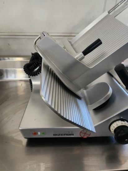 Manual slicer