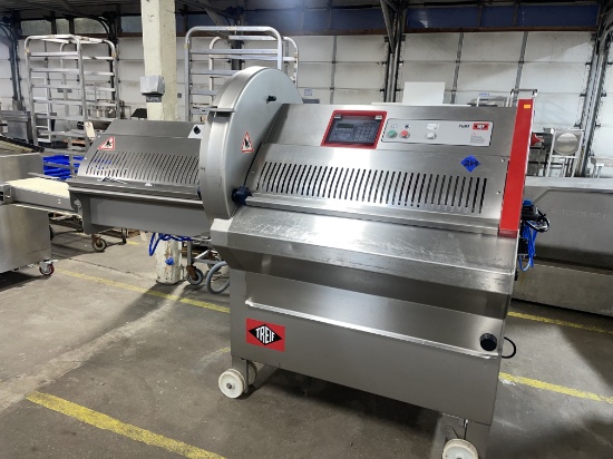 Slicer with conveyor