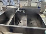 3 bay sink w spray nozzle