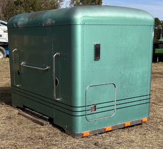 Peterbilt 379 Sleeper