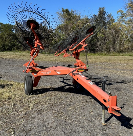 2020 Kuhn SR108II Hay Rake