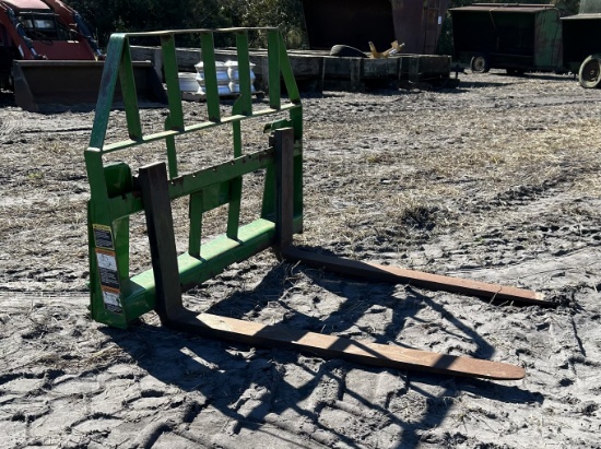 John Deere Pallet Forks